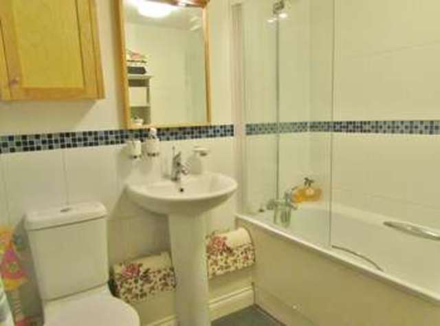  Image of 2 Bedroom Flat  For Sale at Smiths Wharf Limborough Road Wantage, OX12 9GT