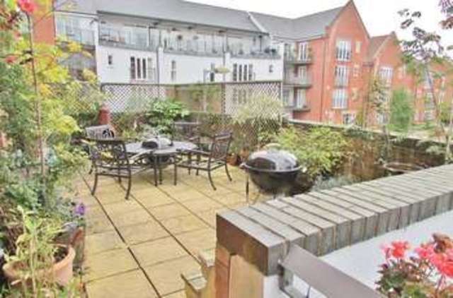  Image of 2 Bedroom Flat  For Sale at Smiths Wharf Limborough Road Wantage, OX12 9GT