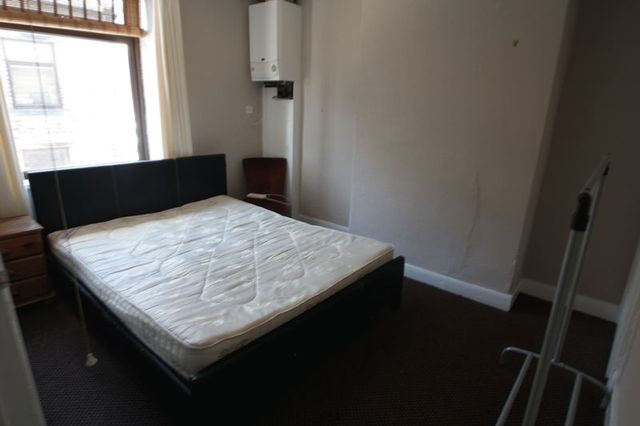  Image of 2 Bedroom Detached  To Rent at Thackray Street  Halifax, HX2 0AT