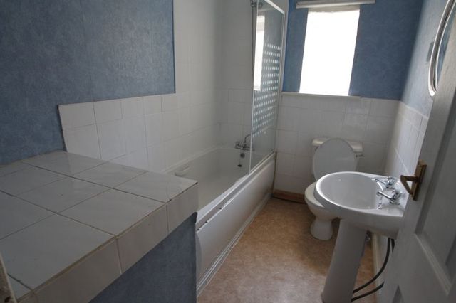  Image of 2 Bedroom Detached  To Rent at Thackray Street  Halifax, HX2 0AT