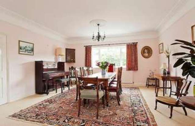  Image of 5 Bedroom Detached  For Sale at Wootton  Abingdon, OX13 6BQ