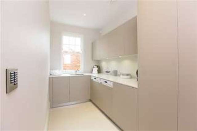 Image of 5 Bedroom Detached  For Sale at Wood Lane Stanmore Stanmore, HA7 4LJ