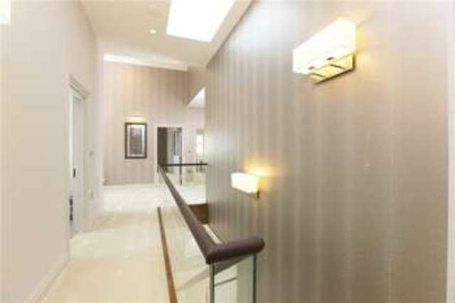  Image of 5 Bedroom Detached  For Sale at Wood Lane Stanmore Stanmore, HA7 4LJ