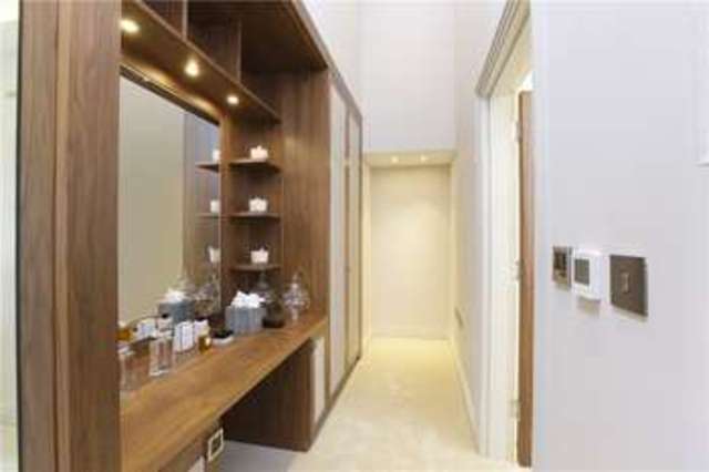  Image of 5 Bedroom Detached  For Sale at Wood Lane Stanmore Stanmore, HA7 4LJ