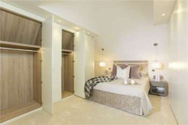  Image of 5 Bedroom Detached  For Sale at Wood Lane Stanmore Stanmore, HA7 4LJ