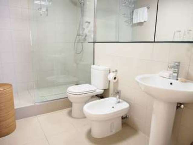  Image of 3 Bedroom Flat  To Rent at Kensington High Street  London, W8 6EL