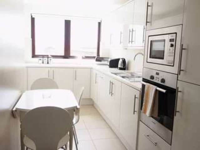  Image of 3 Bedroom Flat  To Rent at Kensington High Street  London, W8 6EL