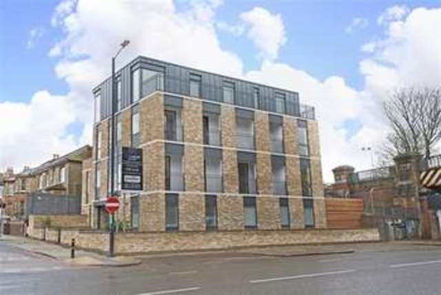  Image of 2 Bedroom Flat  For Sale at Tulse Hill, SE21 8JB