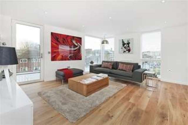  Image of 2 Bedroom Flat  For Sale at Tulse Hill, SE21 8JD