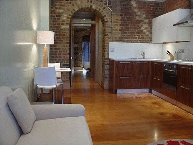  Image of 1 Bedroom Flat  To Rent at Tower Bridge Road 1 Bedroom Apartment London, SE1 3LF