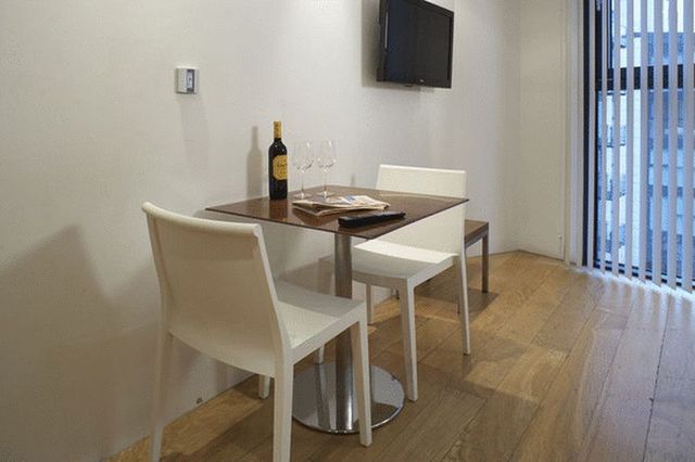  Image of Flat  To Rent at Tower Bridge Road Studio Apartment London, SE1 3LF