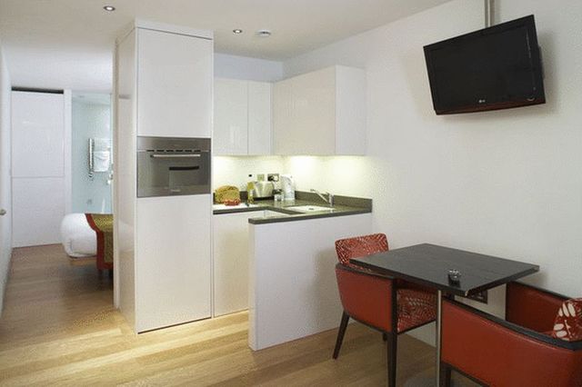  Image of Flat  To Rent at Tower Bridge Road Studio Apartment London, SE1 3LF