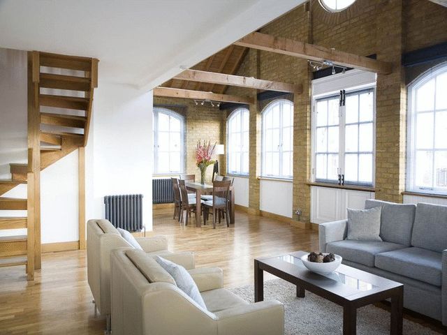  Image of 3 Bedroom Flat  To Rent at Tower Bridge Road Three Bedroom Apartment London, SE1 3LF