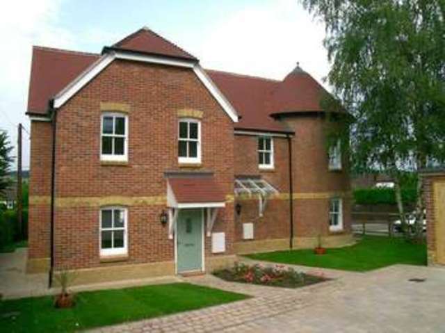  Image of 2 Bedroom Semi-Detached  To Rent at Reading Road Lower Basildon Reading, RG8 9NN