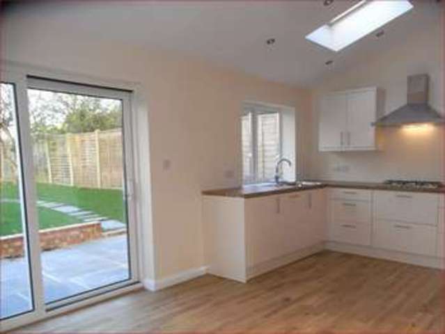  Image of 3 Bedroom Semi-Detached  For Sale at Valley View  Barnet, EN5 2NY