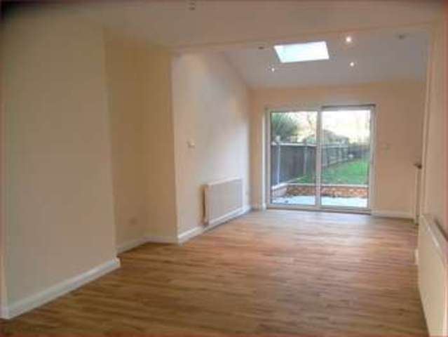  Image of 3 Bedroom Semi-Detached  For Sale at Valley View  Barnet, EN5 2NY