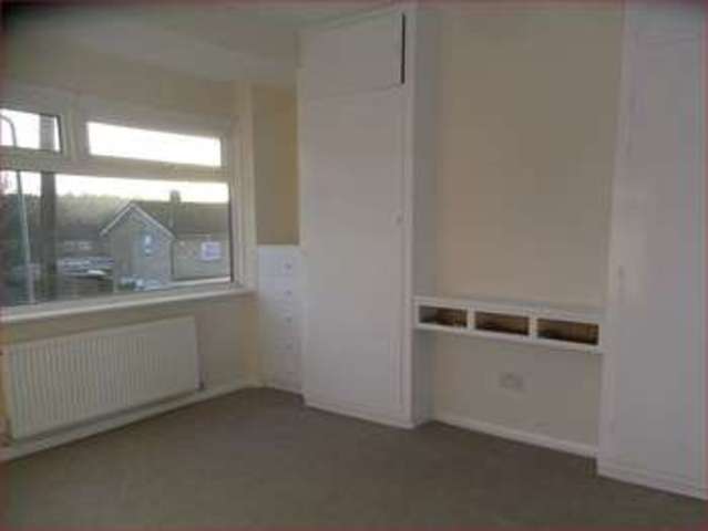  Image of 3 Bedroom Semi-Detached  For Sale at Valley View  Barnet, EN5 2NY