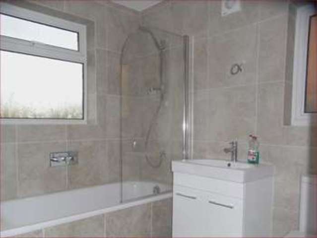  Image of 3 Bedroom Semi-Detached  For Sale at Valley View  Barnet, EN5 2NY