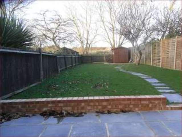  Image of 3 Bedroom Semi-Detached  For Sale at Valley View  Barnet, EN5 2NY