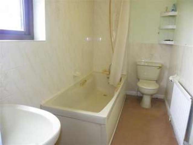  Image of 4 Bedroom Detached  For Sale at Ruscombe  Reading, RG10 9PF