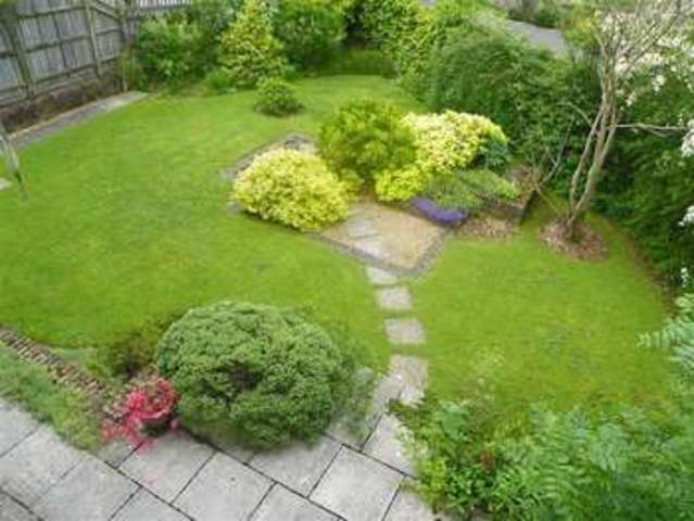  Image of 4 Bedroom Detached  For Sale at Ruscombe  Reading, RG10 9PF