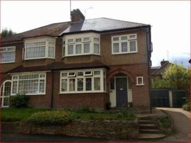  Image of 3 Bedroom Property  For Sale at Warwick Road  NEW BARNET, EN5 5EH
