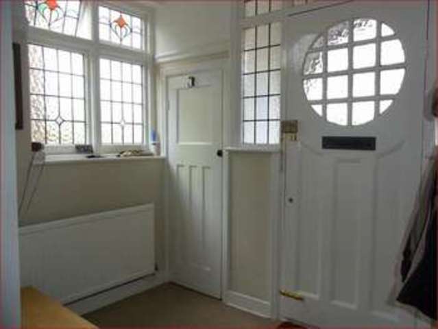  Image of 3 Bedroom Property  For Sale at Warwick Road  NEW BARNET, EN5 5EH