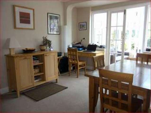  Image of 3 Bedroom Property  For Sale at Warwick Road  NEW BARNET, EN5 5EH