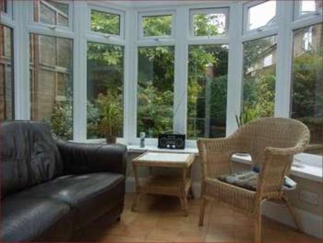  Image of 3 Bedroom Property  For Sale at Warwick Road  NEW BARNET, EN5 5EH