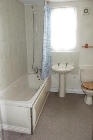  Image of 4 Bedroom Semi-Detached  To Rent at Stotfold Road Arlesey Arlesey, SG15 6XP