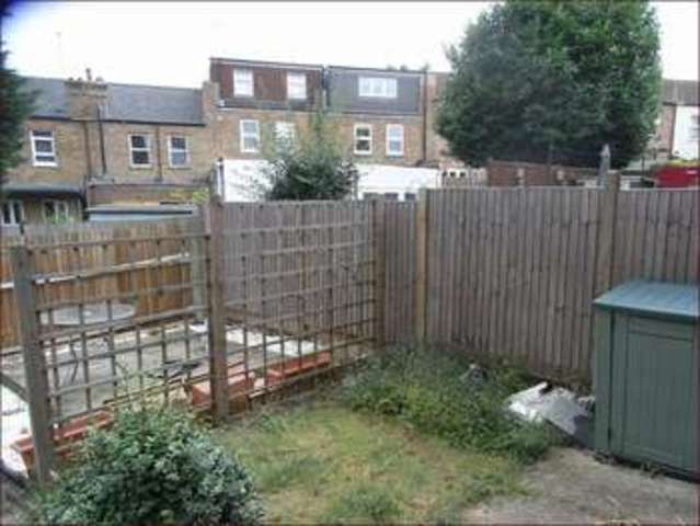  Image of 1 Bedroom Property  For Sale at Welbeck Road  EAST BARNET, EN4 8RY