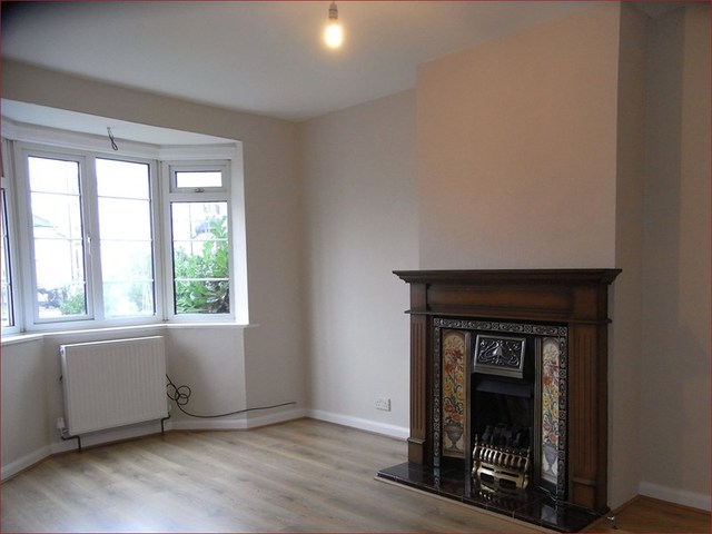  Image of 2 Bedroom Flat  For Sale at Wentworth Road  Barnet, EN5 4PA