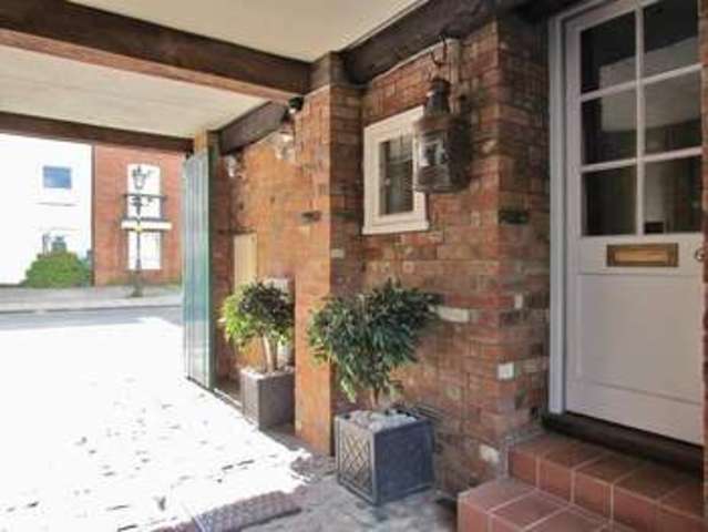  Image of 3 Bedroom Town House  To Rent at Abingdon, OX14 5BP