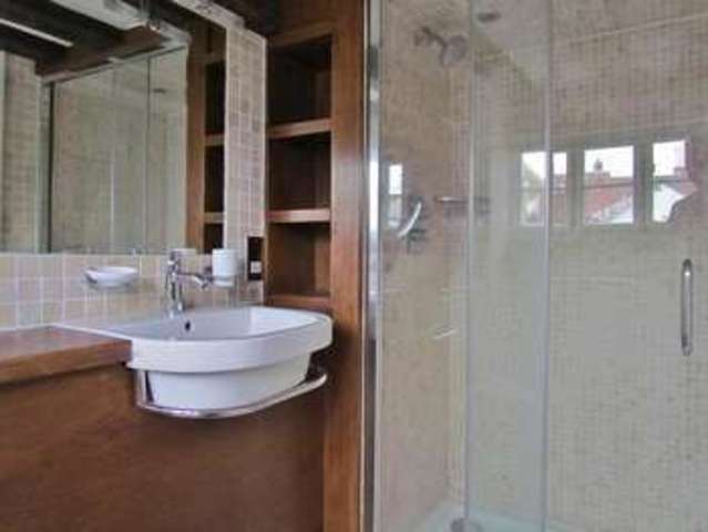  Image of 3 Bedroom Town House  To Rent at Abingdon, OX14 5BP