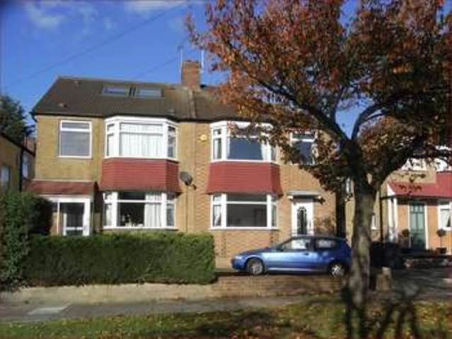  Image of 3 Bedroom Semi-Detached  For Sale at Western Way  Barnet, EN5 2BU