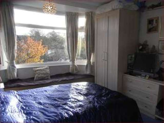  Image of 3 Bedroom Semi-Detached  For Sale at Western Way  Barnet, EN5 2BU
