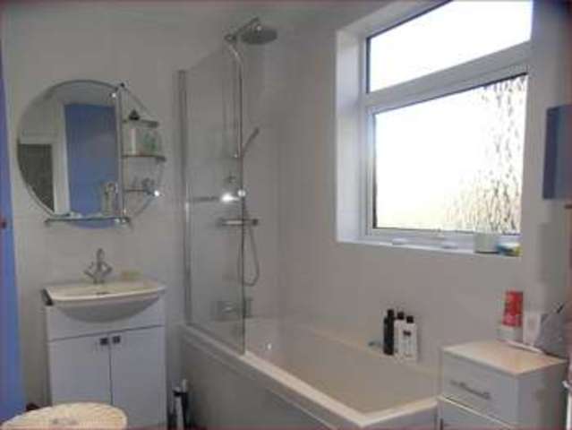  Image of 3 Bedroom Semi-Detached  For Sale at Western Way  Barnet, EN5 2BU