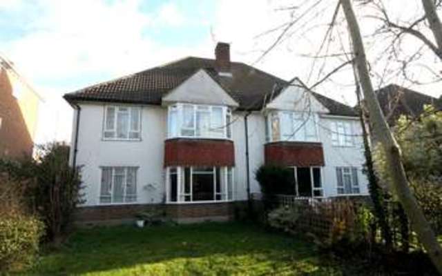 Image of 2 Bedroom Flat  For Sale at Beckenham  Kent, BR3 5EA