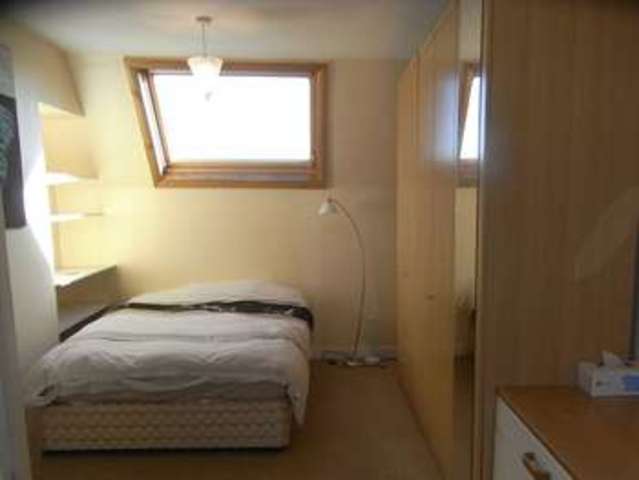  Image of 2 Bedroom Semi-Detached  For Sale at Whitings Road  BARNET, EN5 2QX