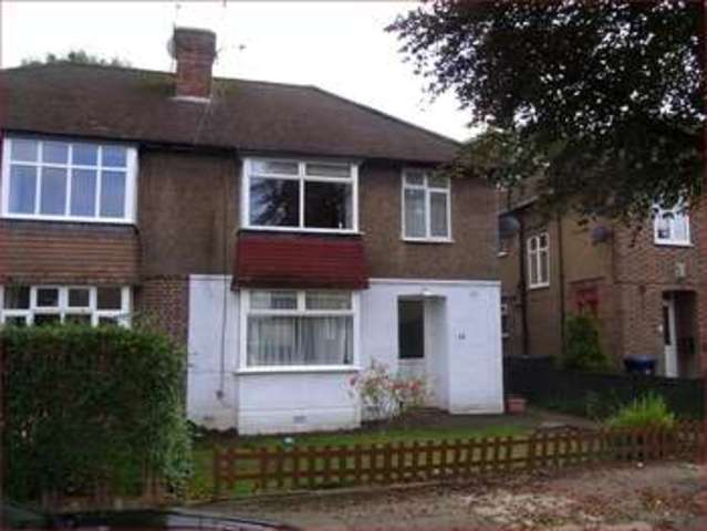  Image of 2 Bedroom Maisonette  For Sale at Windsor Road  Barnet, EN5 2PS