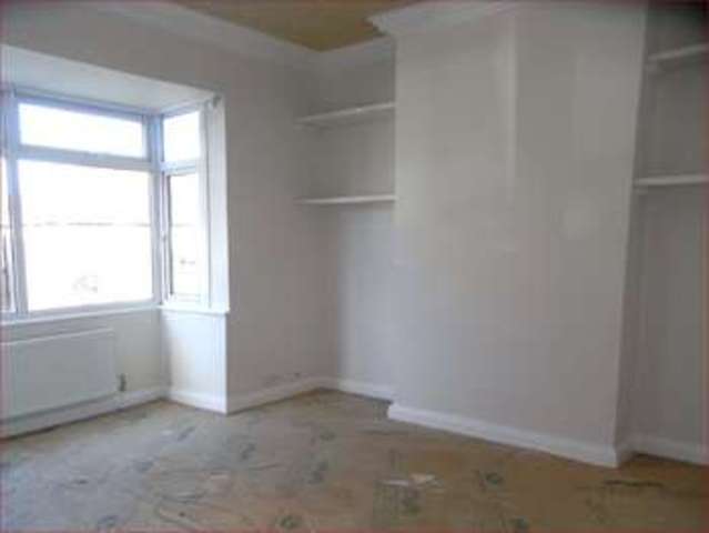  Image of 2 Bedroom Maisonette  For Sale at Windsor Road  Barnet, EN5 2PS