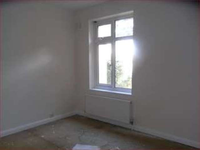  Image of 2 Bedroom Maisonette  For Sale at Windsor Road  Barnet, EN5 2PS