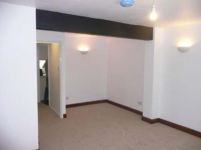  Image of 2 Bedroom Cottage  To Rent at Western Row  Worthing, BN11 3LT