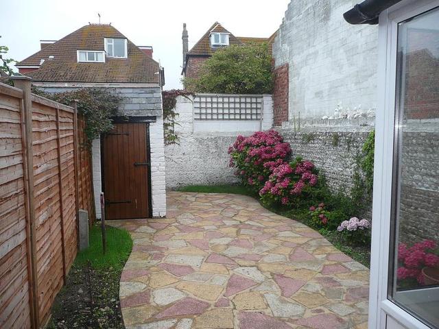  Image of 2 Bedroom Cottage  To Rent at Western Row  Worthing, BN11 3LT