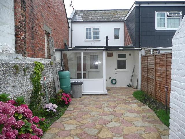  Image of 2 Bedroom Cottage  To Rent at Western Row  Worthing, BN11 3LT