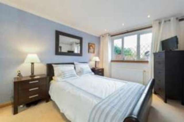  Image of 2 Bedroom Flat  For Sale at Fruin Avenue Newton Mearns Mearns, G77 6RG