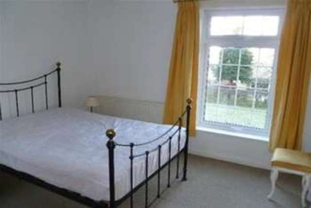  Image of 2 Bedroom Detached  To Rent at Dronfield, S18 3DB