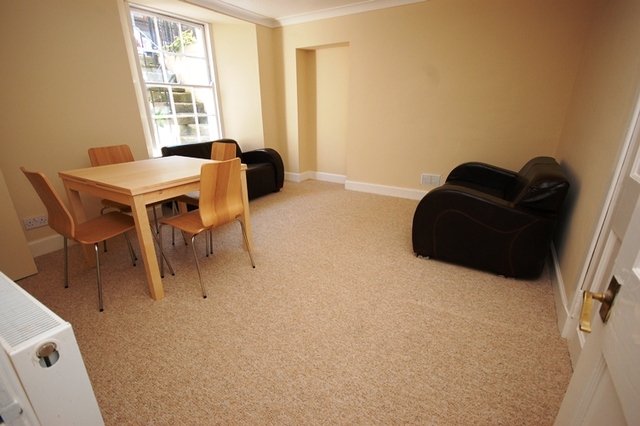  Image of 1 Bedroom Flat to rent at Newington Edinburgh Edinburgh, EH8 9QT