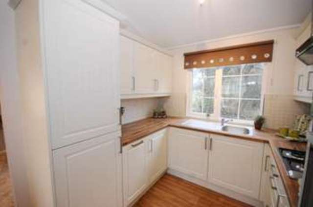  Image of 2 Bedroom Detached for sale at Waterloo Road  Corfe Mullen, BH21 3SP
