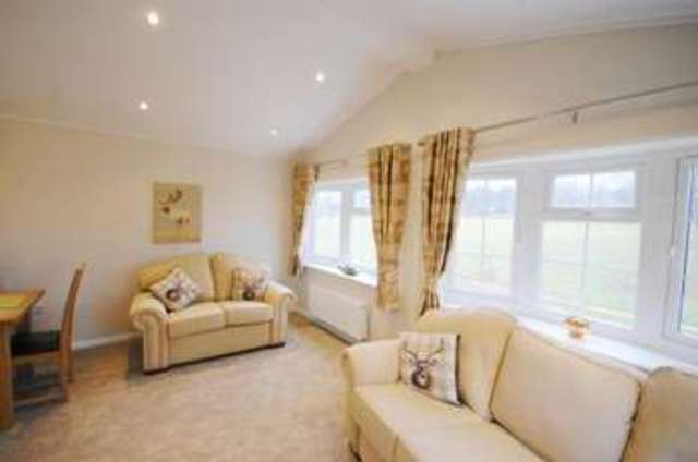  Image of 2 Bedroom Detached for sale at Waterloo Road  Corfe Mullen, BH21 3SP